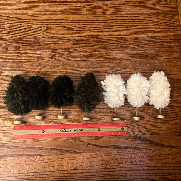 Set of 7 Green and Off white Target Bulleseye Fuzzy Sherpa trees 5.5” tall - Picture 5 of 9